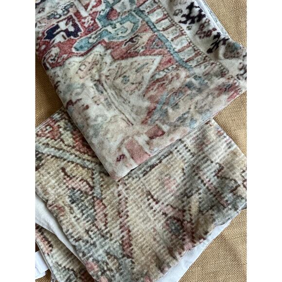 Pottery Barn Basilia Velvet Pillow Covers Cotton Velvet set 2, rug style 24”,20” - Picture 3 of 10